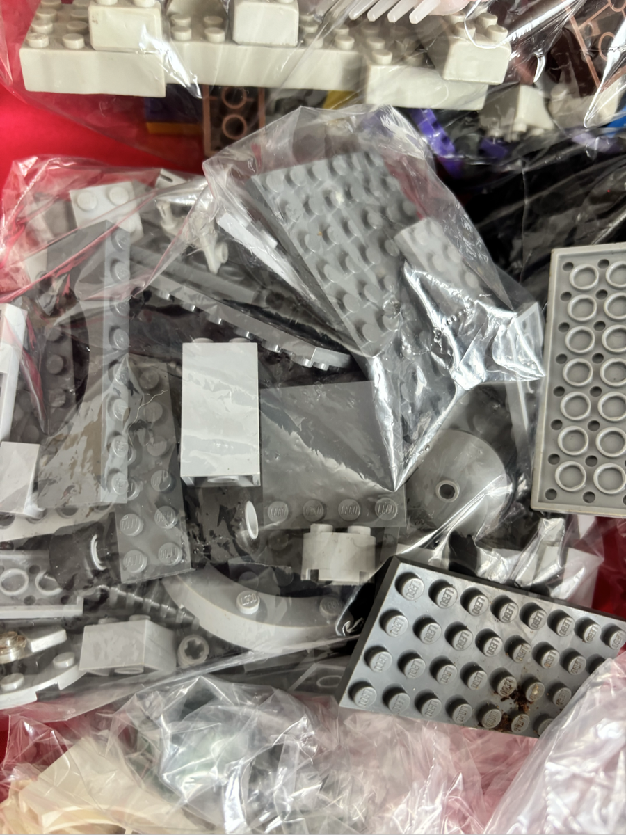 Lego mix pieces colours red, blue, grey, black, yellow, white Lego