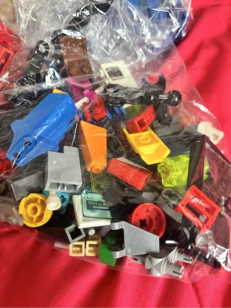 Lego mix pieces colours red, blue, grey, black, yellow, white Lego