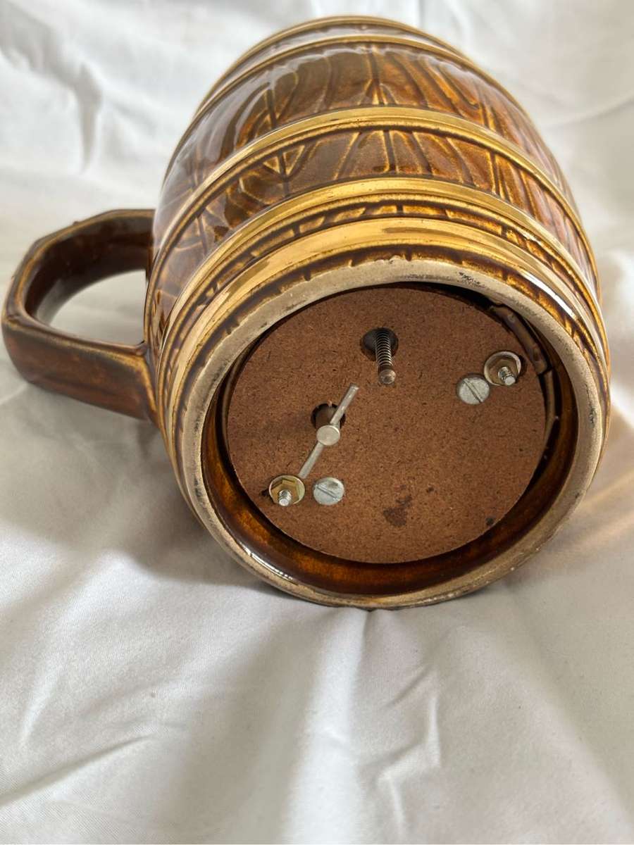 Beer Stein Music Box Unique Vintage Man on Lamp Post Winding
