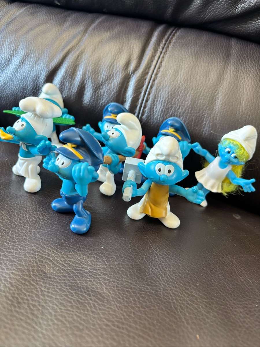 Blue Smurfs Figurines Lot of 8 Macdonalds Collectible
