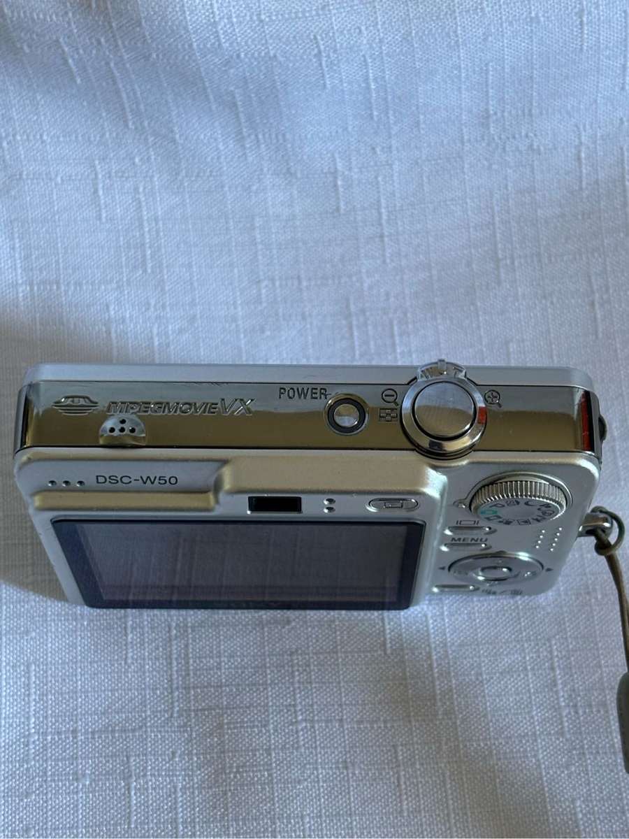 Sony Cybershot DSC-W50 Compact Digital Camera, Charger, Memory Card