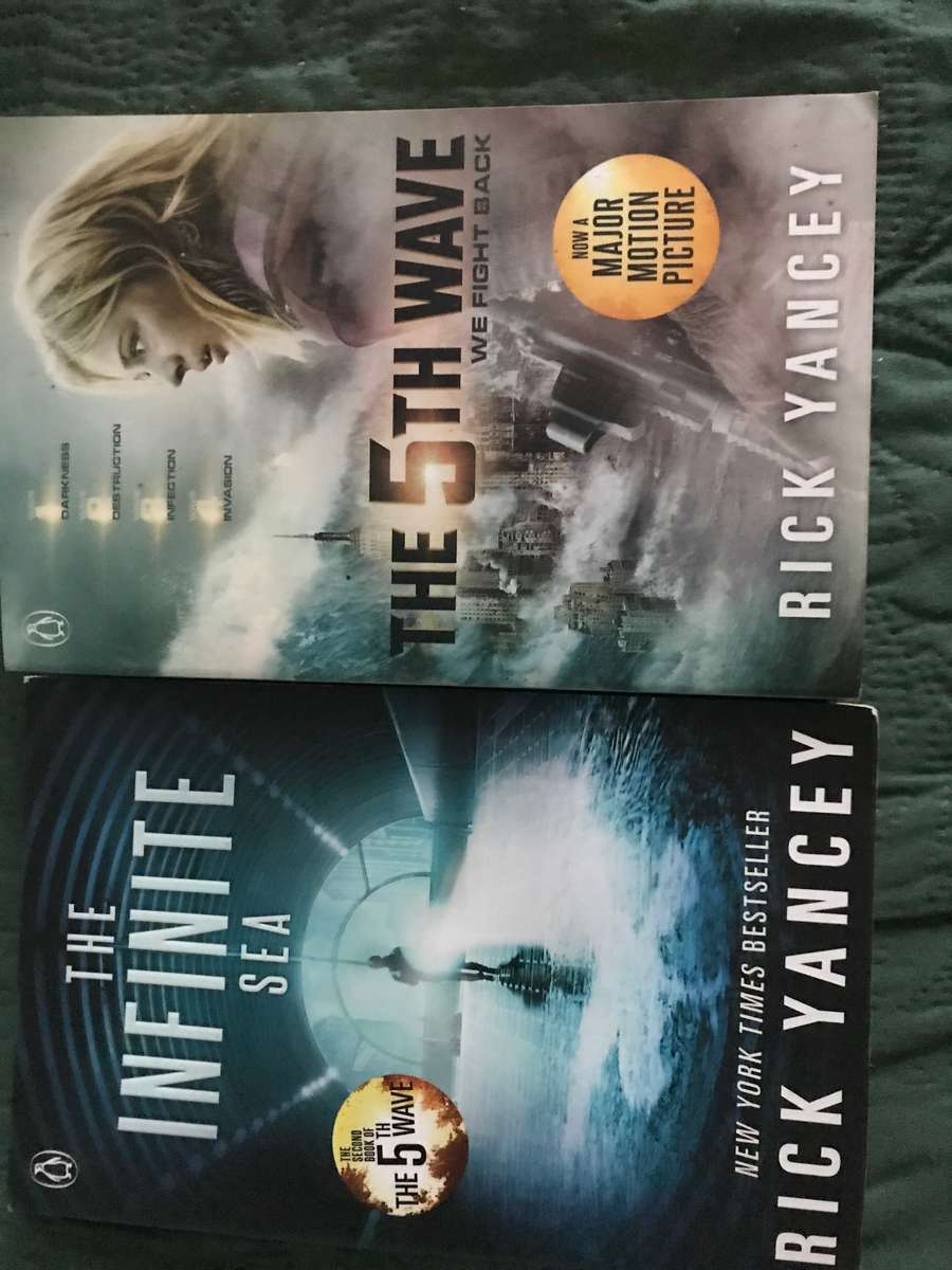 Rick Yancey Lot 2 books The Infinite Sea and The 5th Wave