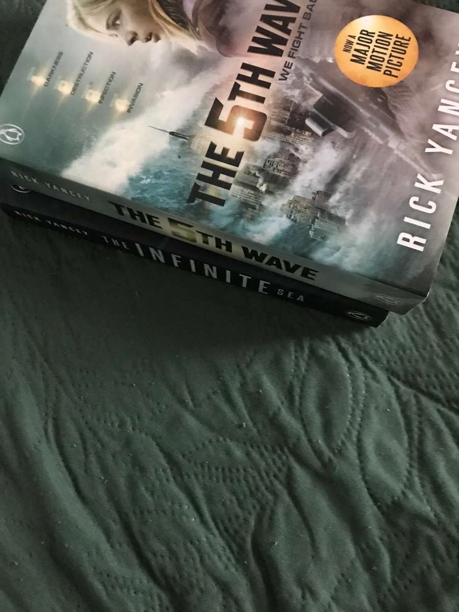Rick Yancey Lot 2 books The Infinite Sea and The 5th Wave