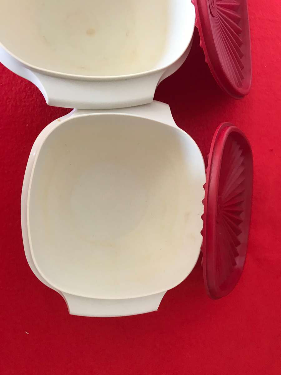 Tupperware Servalier Bowl Set of 2