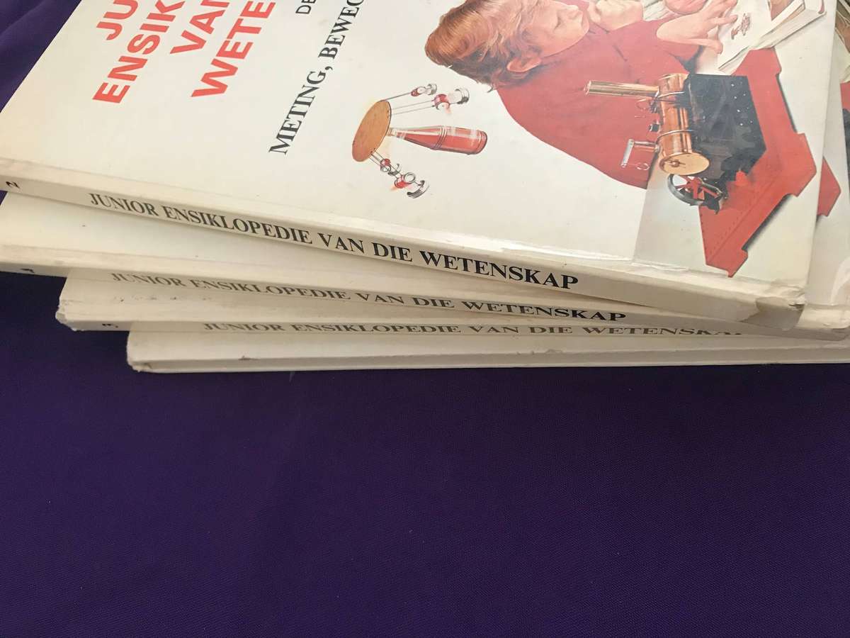 Junior Ensiklopedie Van Die Wetenskap x 4 boeke