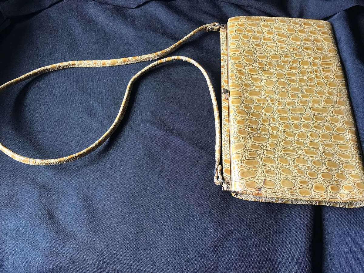 Crocodile vintage Pointer clutch bag Good condition