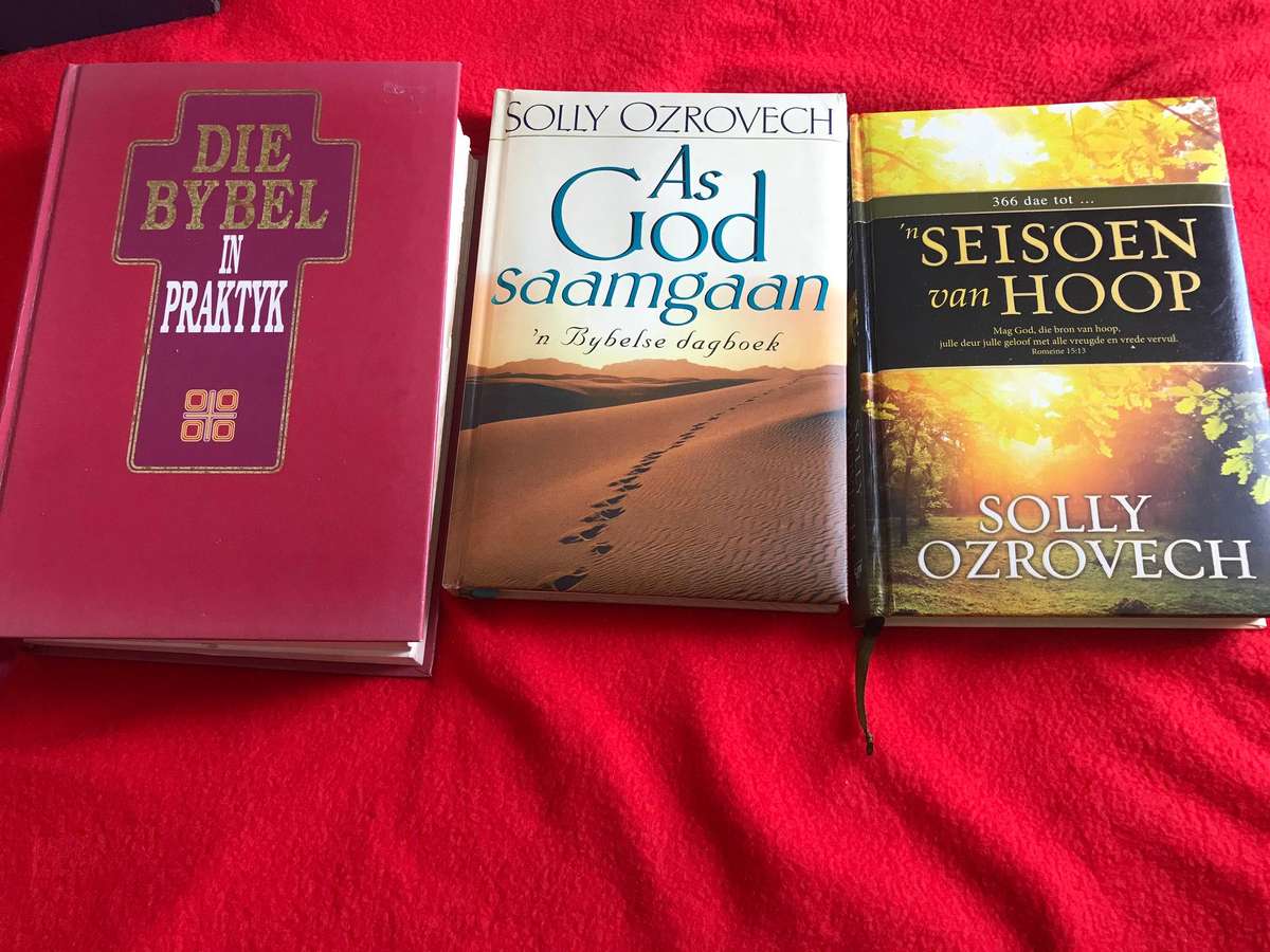 Die Bybel in Praktyk en Solly Ozrovech x 2 boeke
