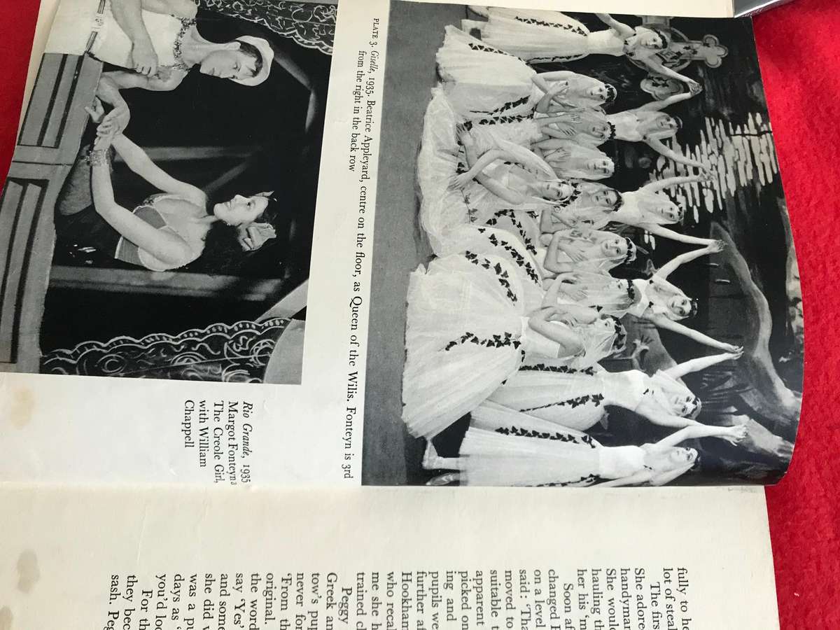 Margot Fonteyn a biography by Elizabeth Frank, vintage book about ballet dancing