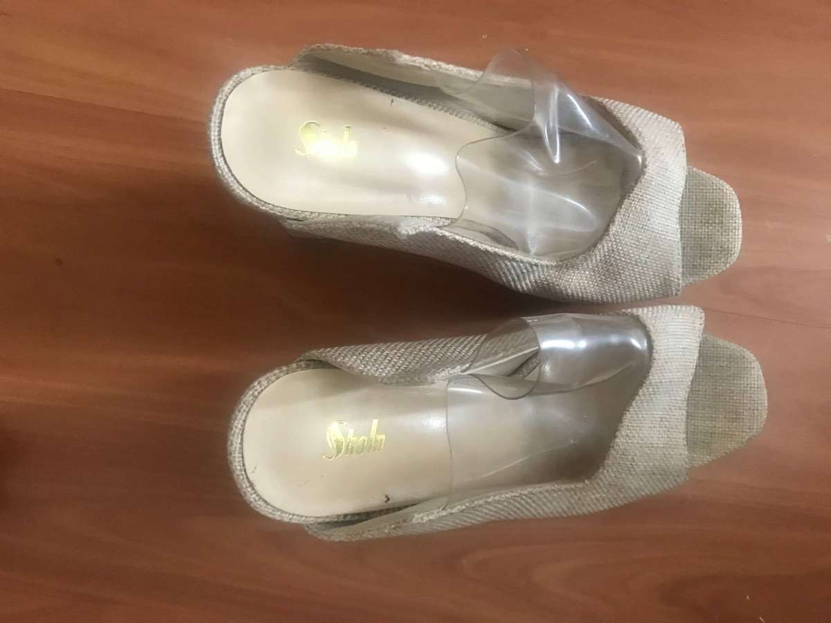 Beige Dream pair Platform Chunky Block heels size 7