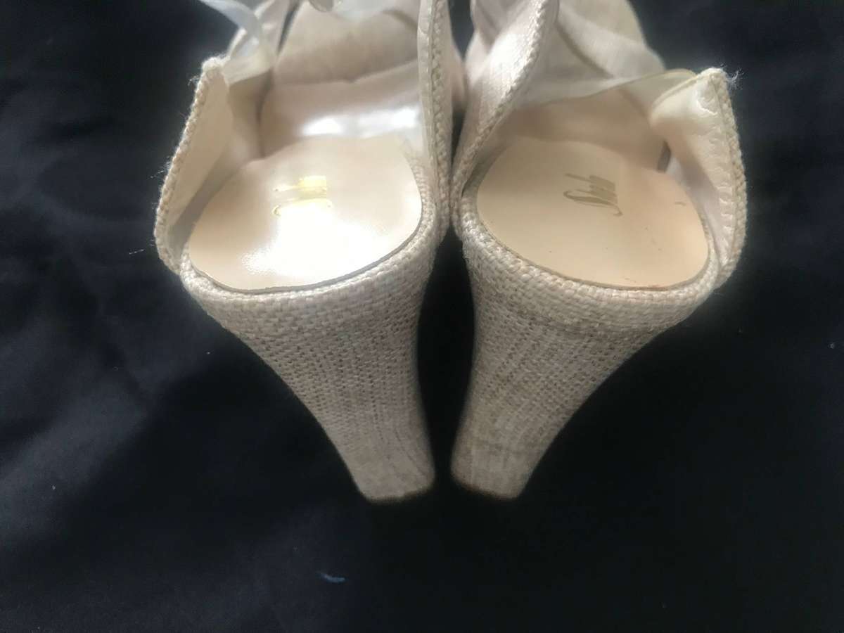 Beige Dream pair Platform Chunky Block heels size 7