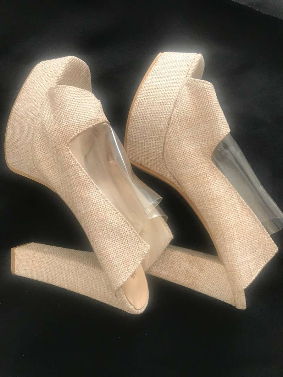 Beige Dream pair Platform Chunky Block heels size 7