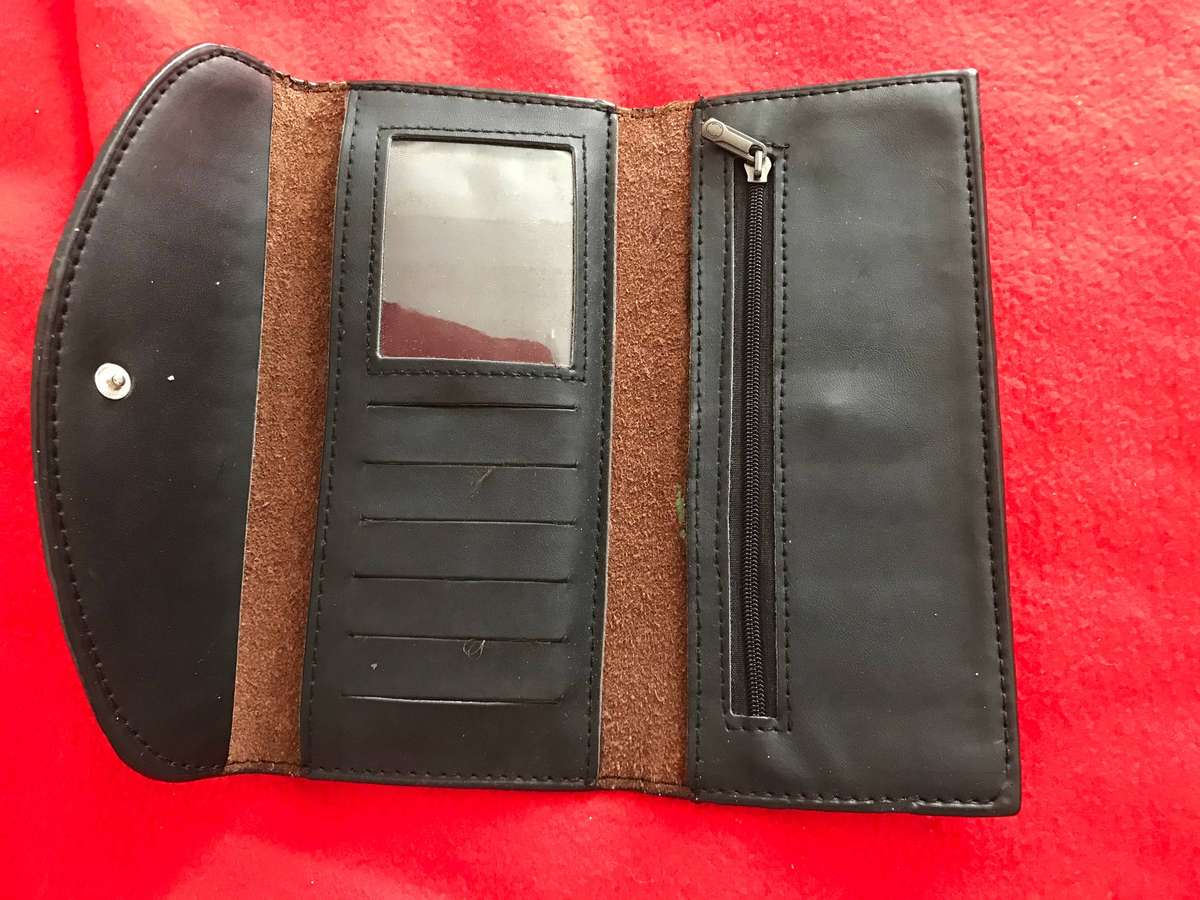 Grey Wallet  and bankcard holder name engraved Linda