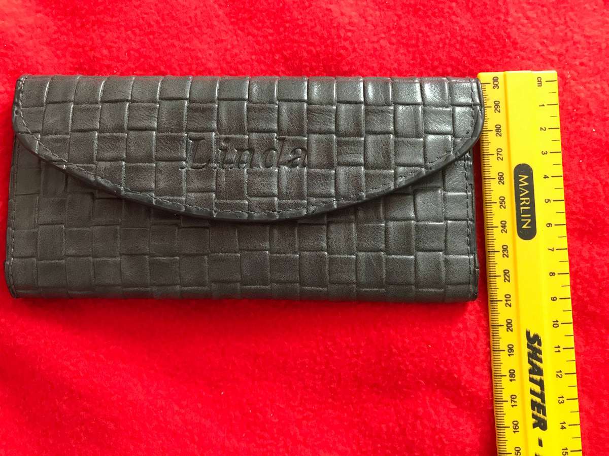 Grey Wallet  and bankcard holder name engraved Linda