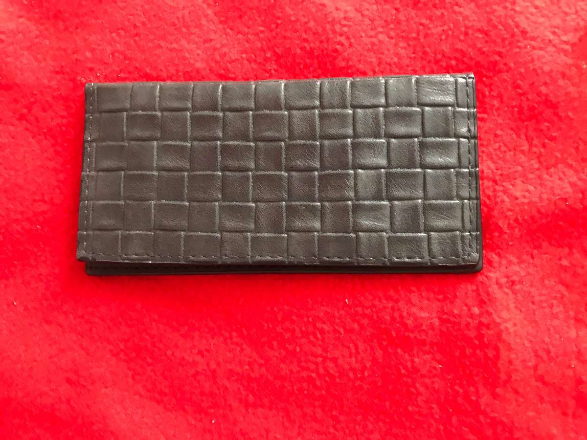 Grey Wallet  and bankcard holder name engraved Linda