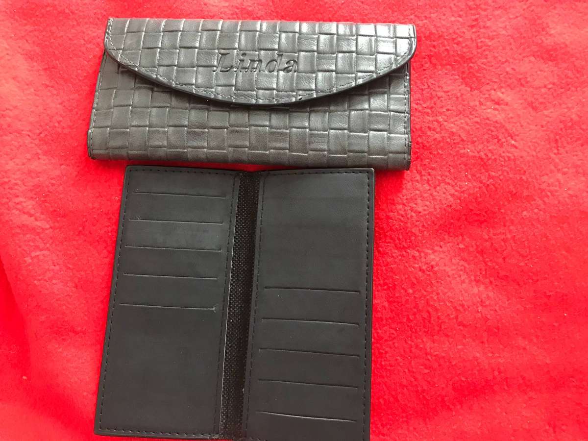 Grey Wallet  and bankcard holder name engraved Linda