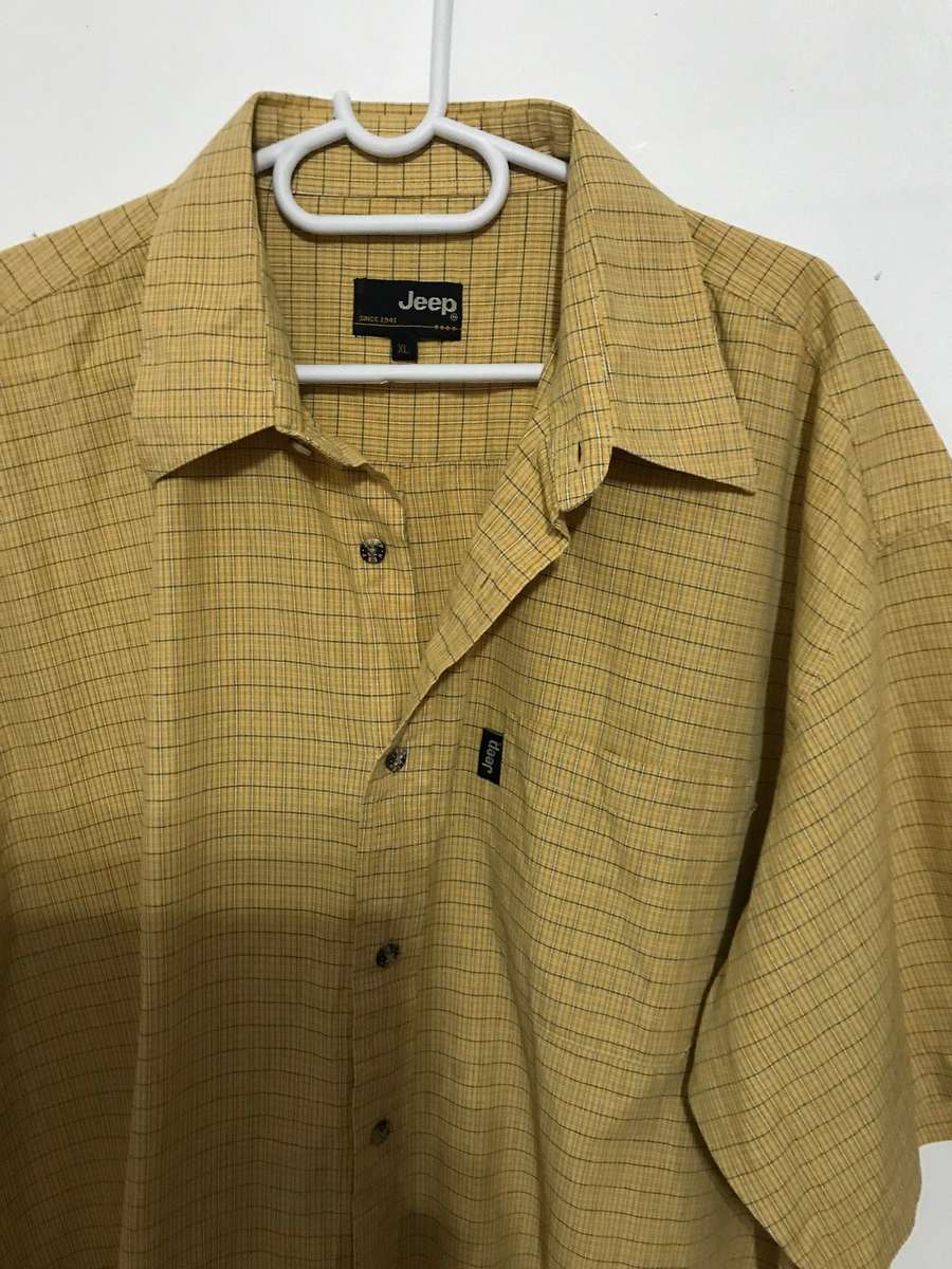 Jeep XL yellow short sleeve shirt