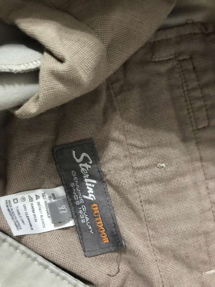 Mens Sterling nylon cargo trousers size 97