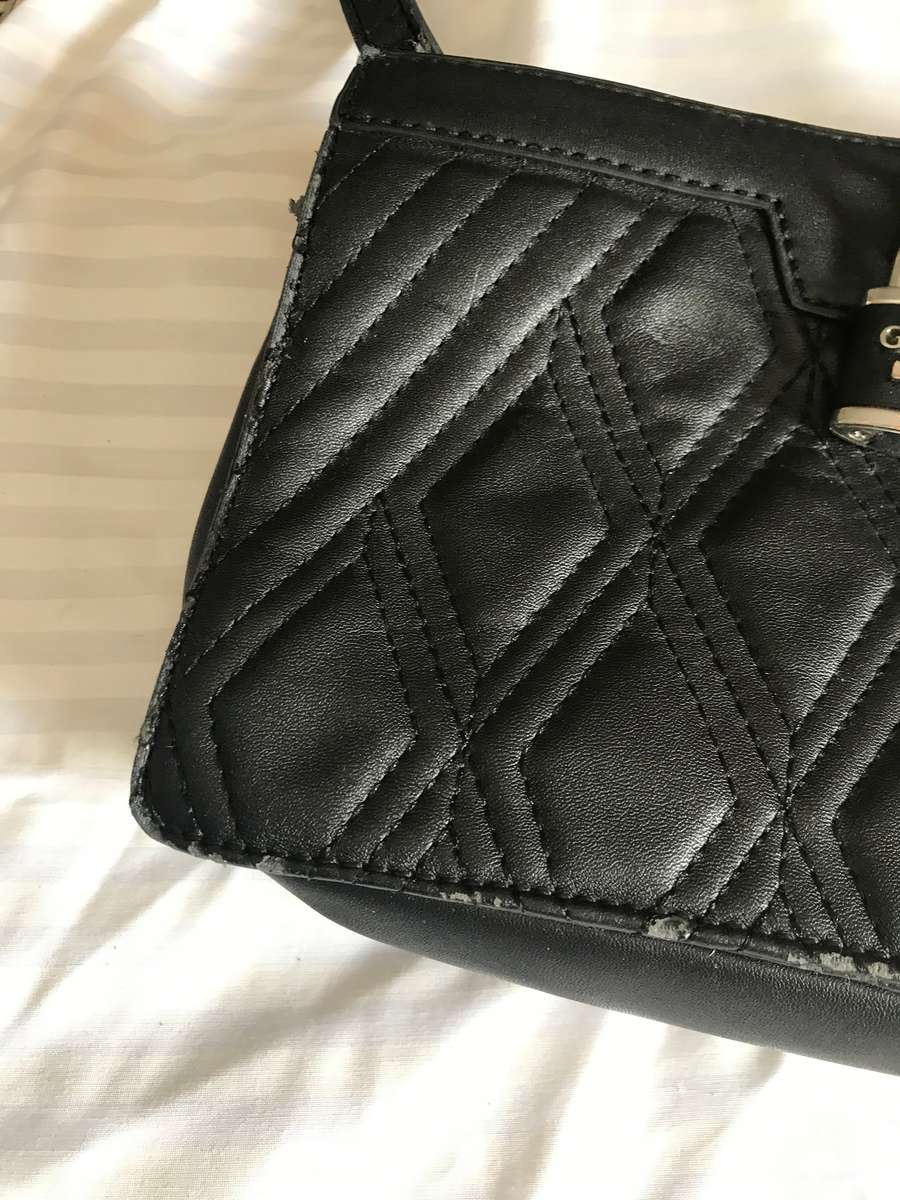Guess bag beautiful lock decor used second hand
