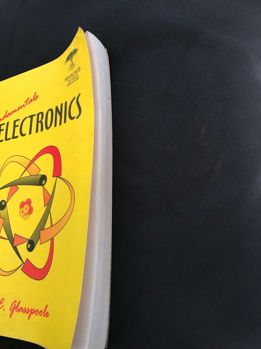 Fundamentals of Electronics E.E. Glasspoole