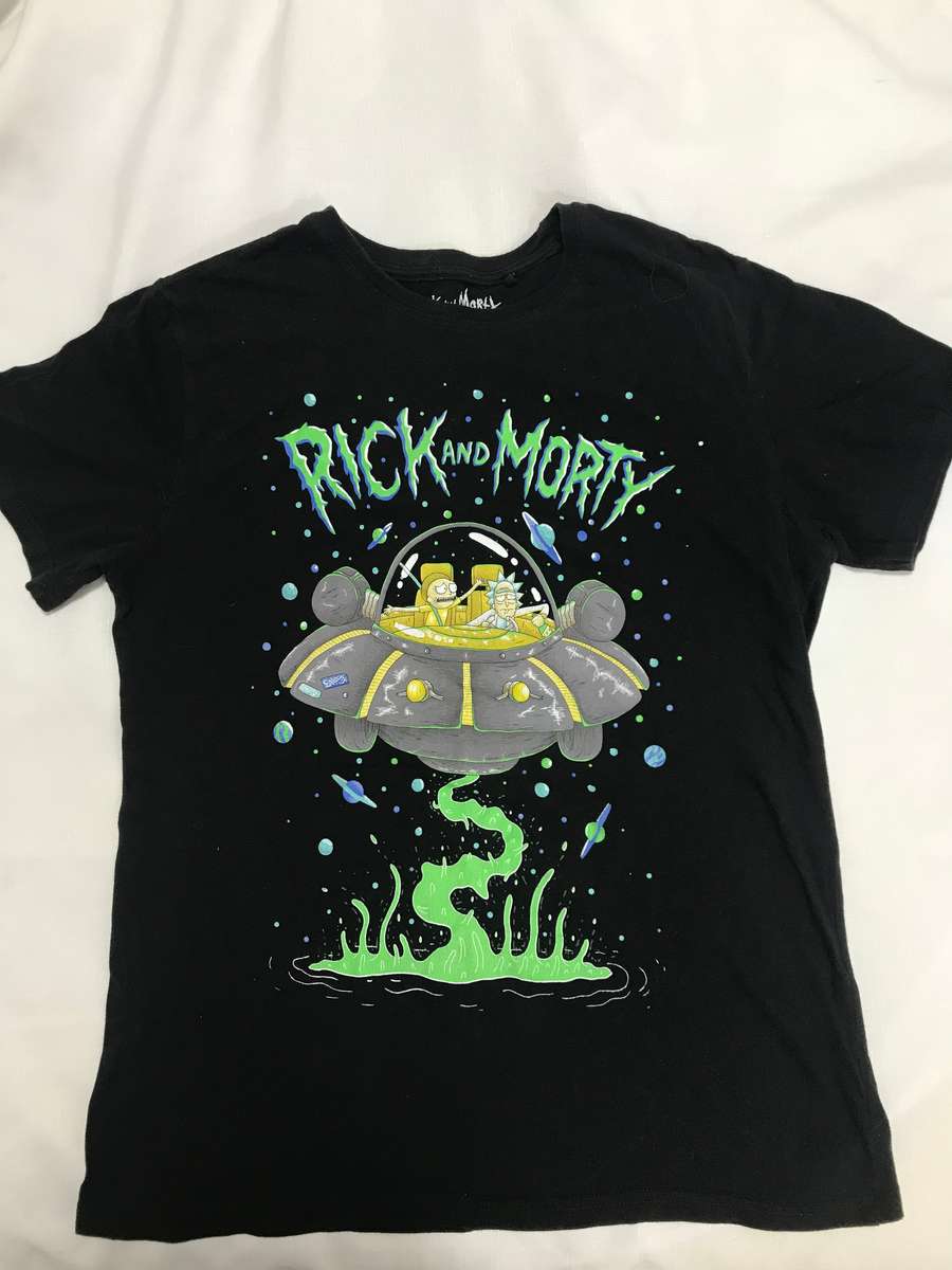 Rick And Morty Black T-Shirt Size Medium Spaceship Dumping