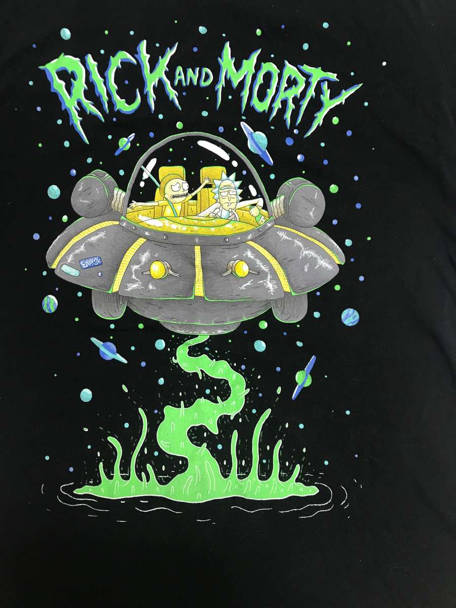 Rick And Morty Black T-Shirt Size Medium Spaceship Dumping