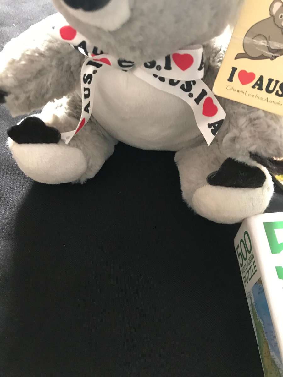 Australia Souvenir lot of 3 (puzzle and clock and koala )