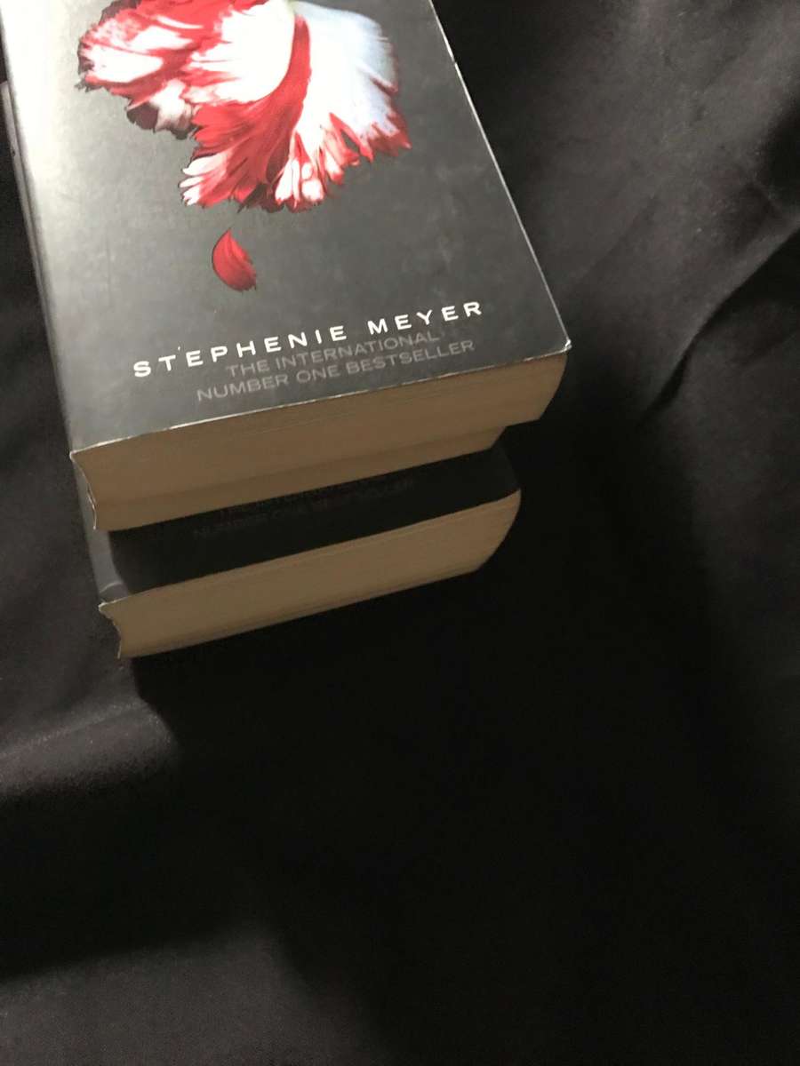 Stephanie Meyer Lot 4 books