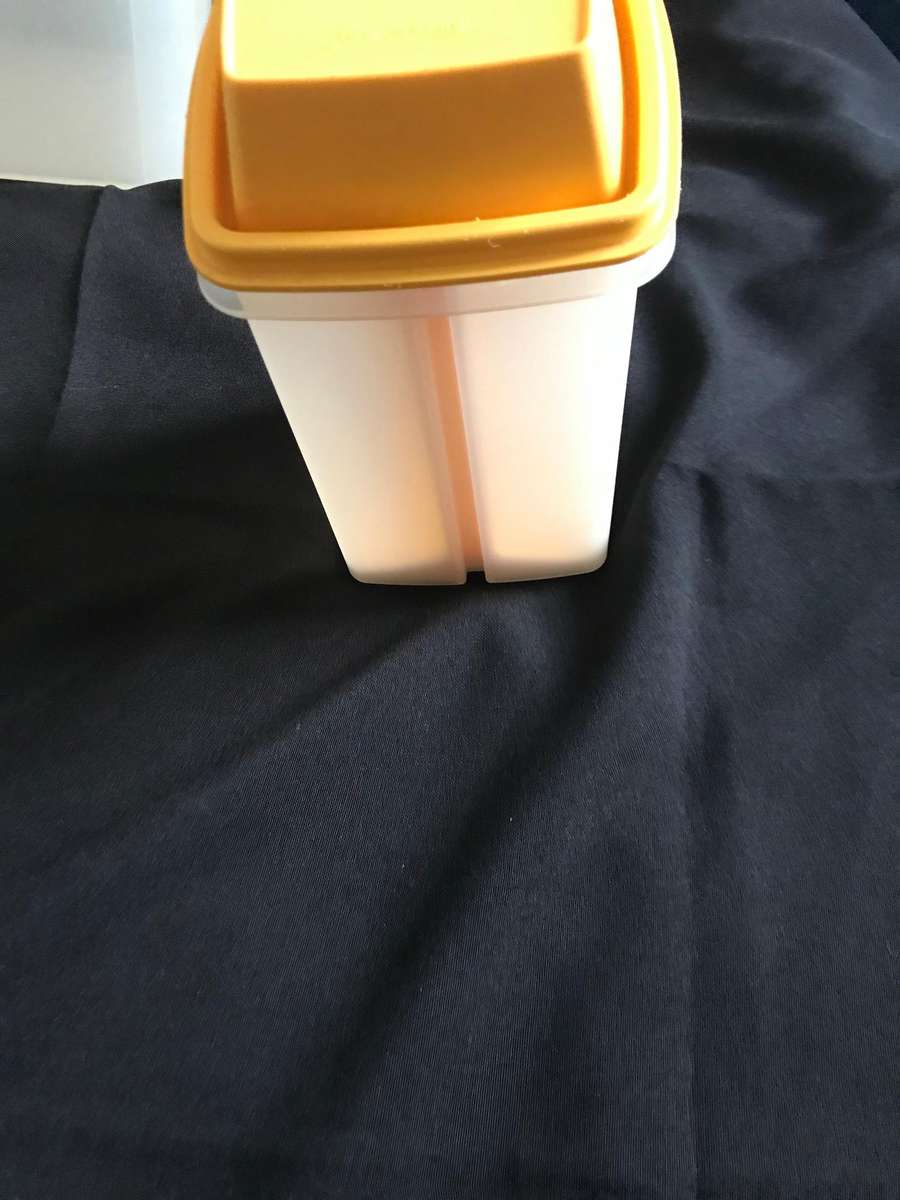 Tupperware lot 3