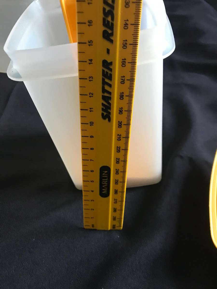 Tupperware lot 3