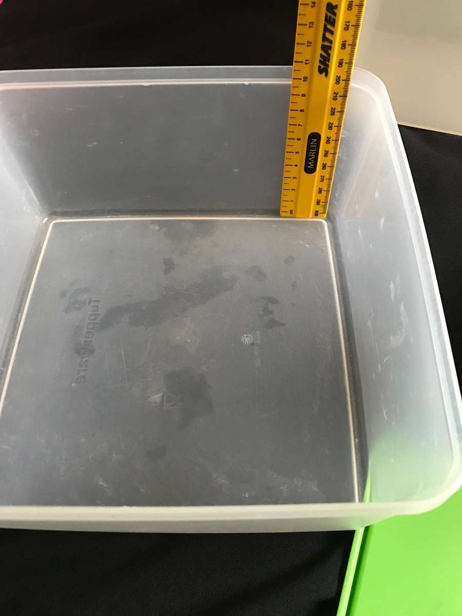 Tupperware lot 3