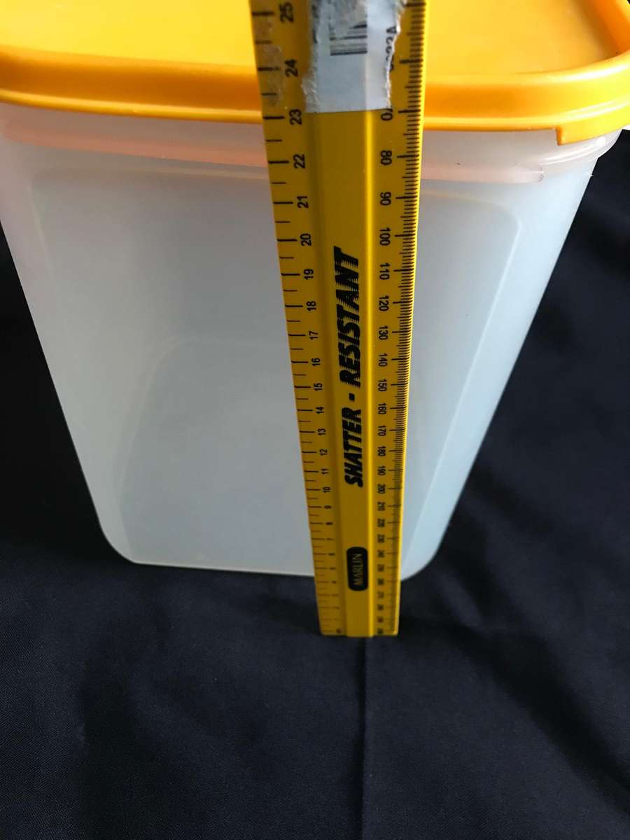 Tupperware lot 3