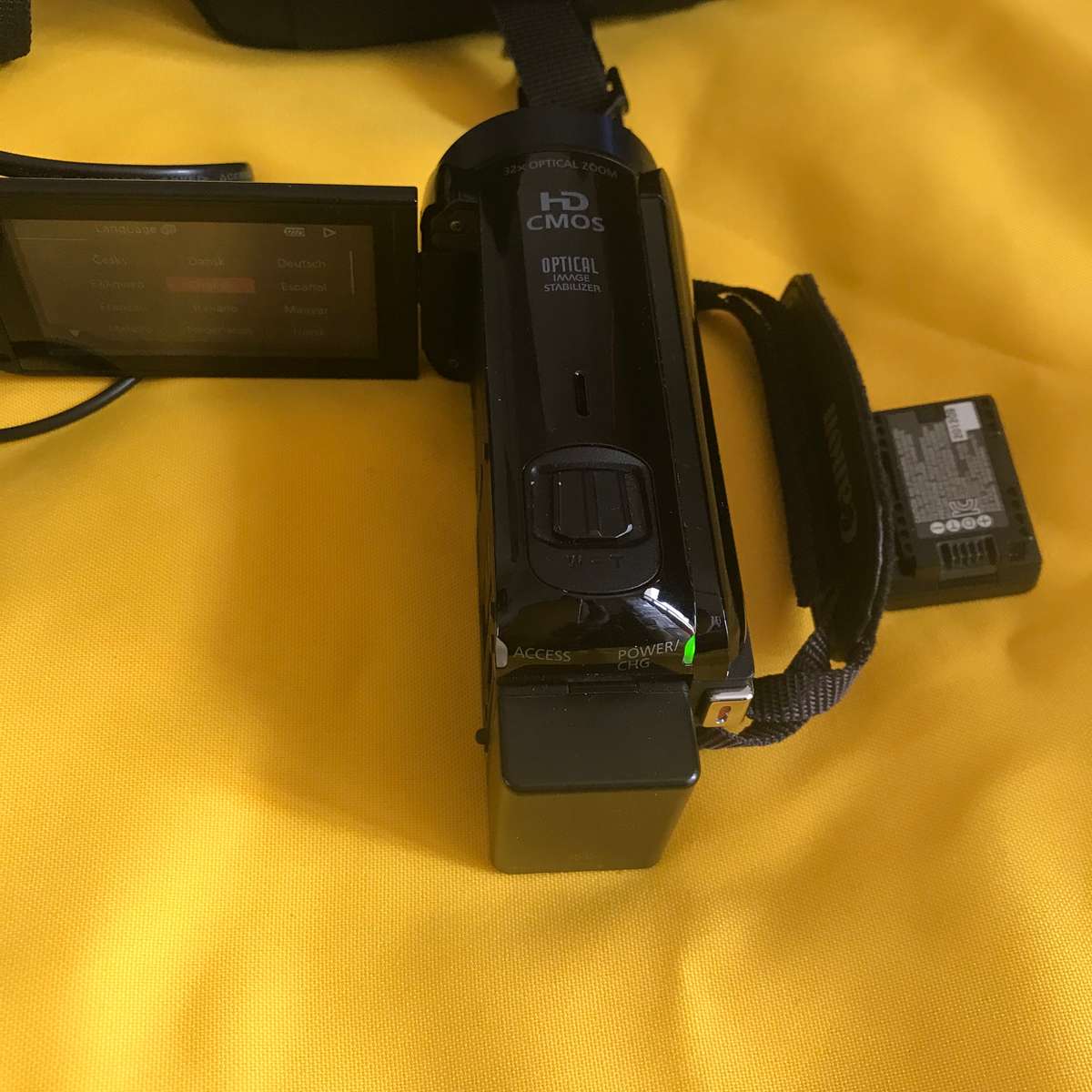 Canon Video Camera Legria HF R606 57 Zoom, Extra Battery, Charger, Camera Bag