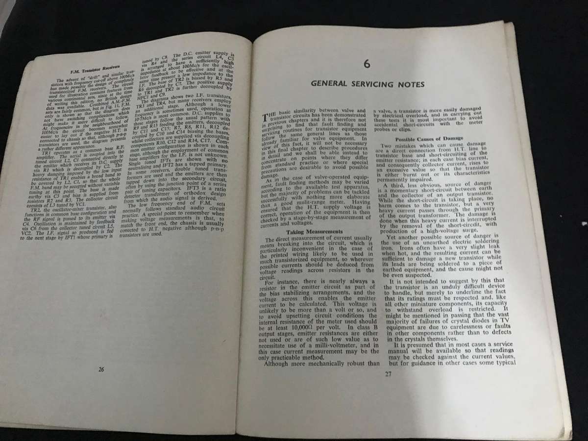 Transistors: Circuits and Servicing AuthorBernard Robert Arthur Bettridge 1962