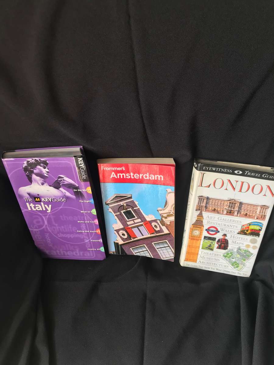 Traveling guides lot 3