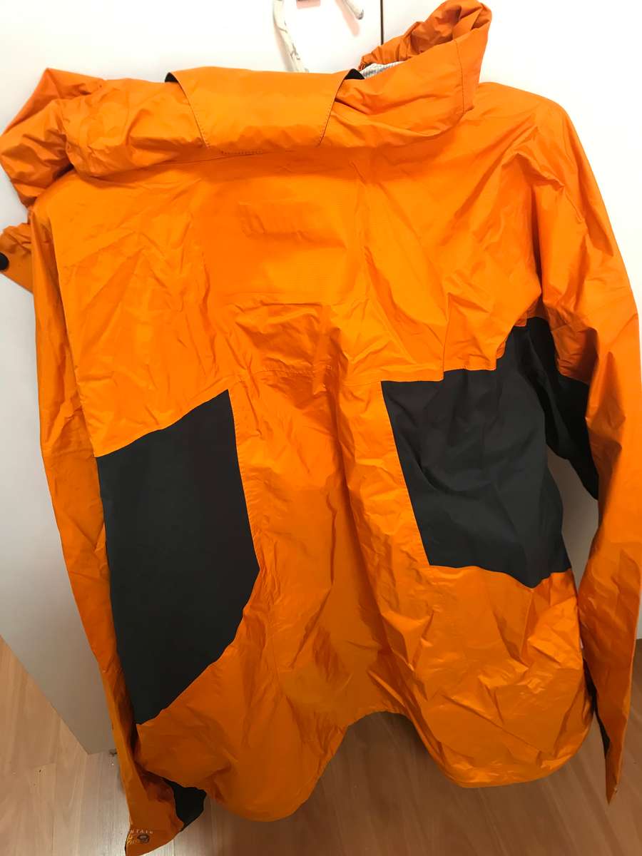 Mountain Hard Wear Jacket size xxL Mens Rain proof insulation