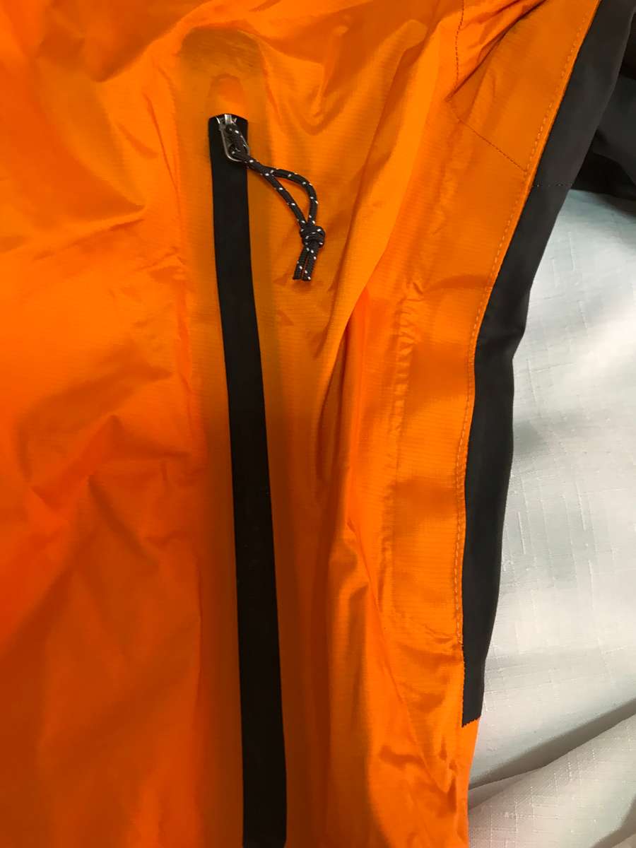 Mountain Hard Wear Jacket size xxL Mens Rain proof insulation