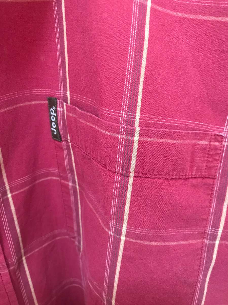 Jeep Shirt Mens Short sleeve red size large Red