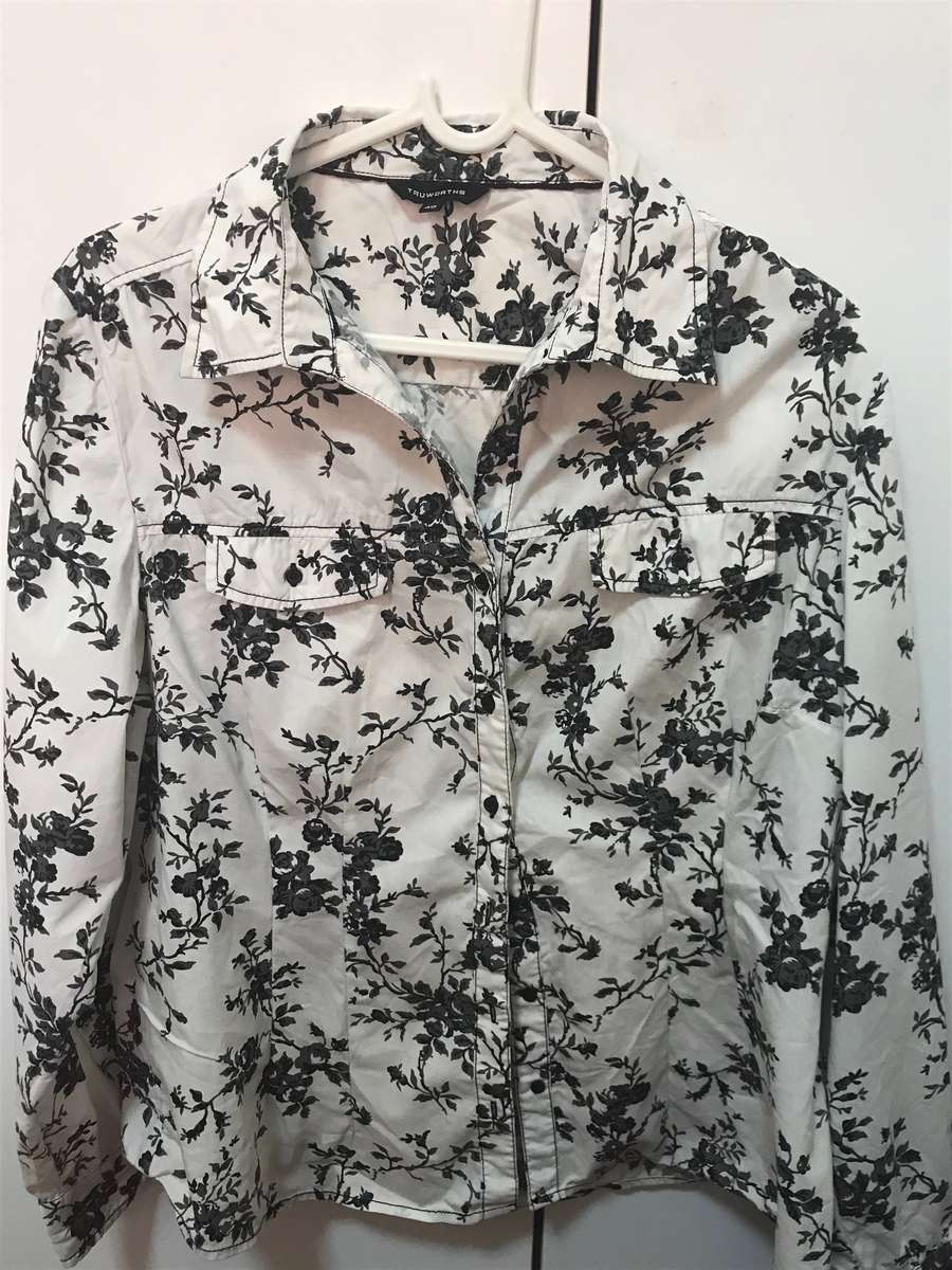 Truworth Long Sleeve Shirt Womens size 40 black print