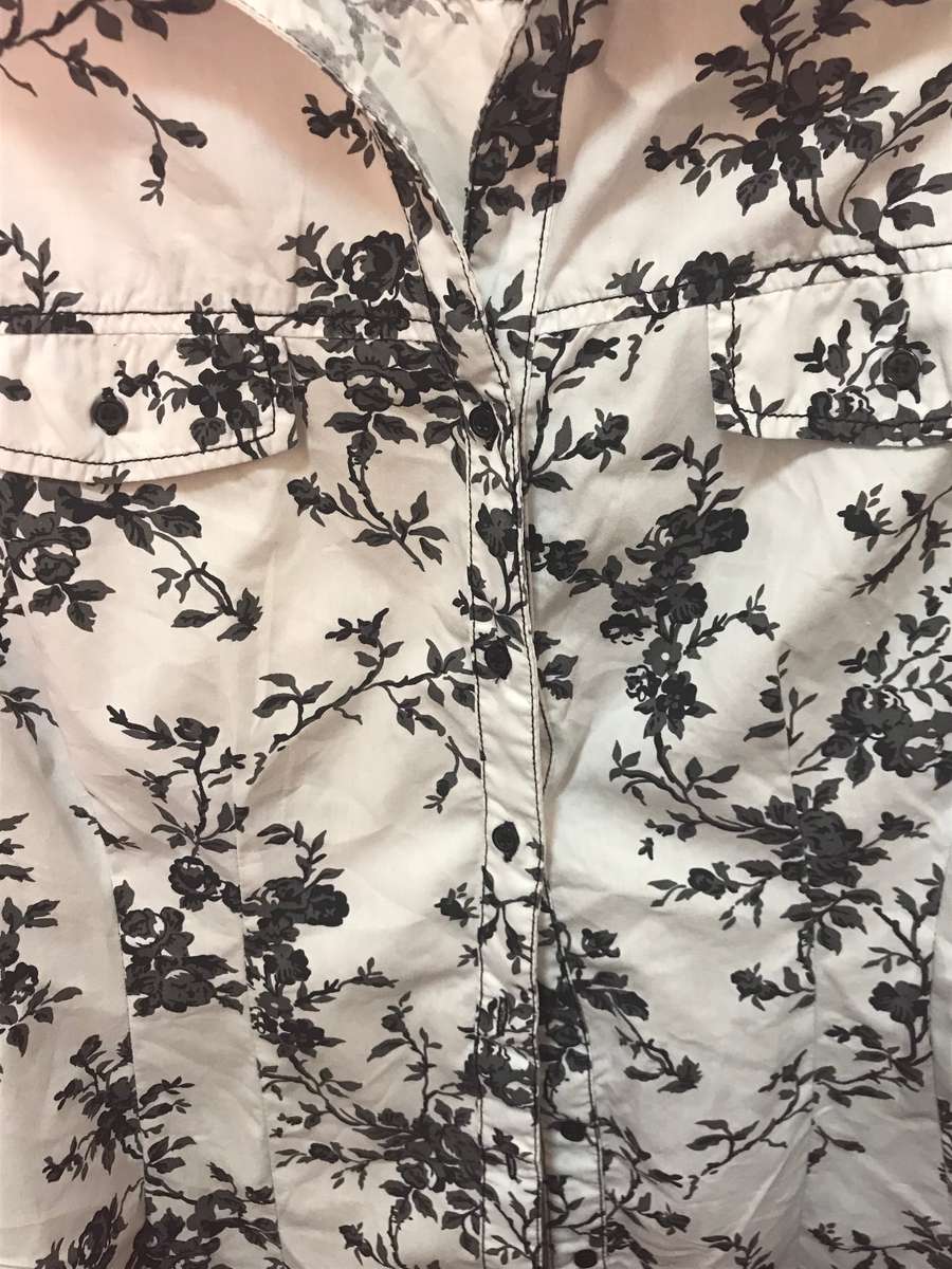 Truworth Long Sleeve Shirt Womens size 40 black print