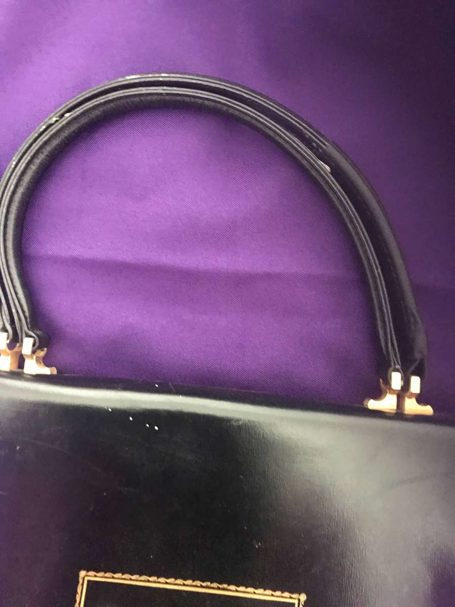 Vintage beautiful black ladies handbag