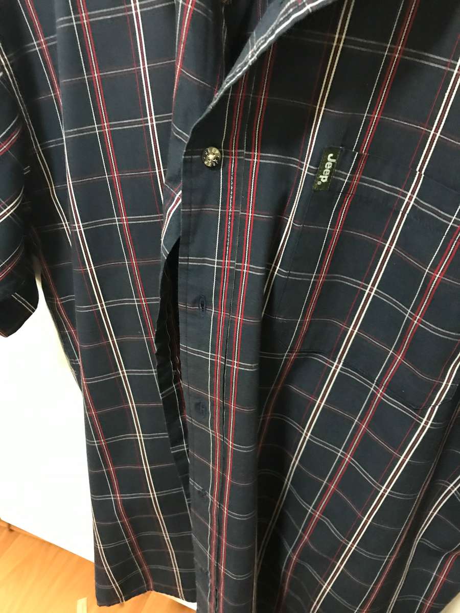 Jeep XL black stripe shirt