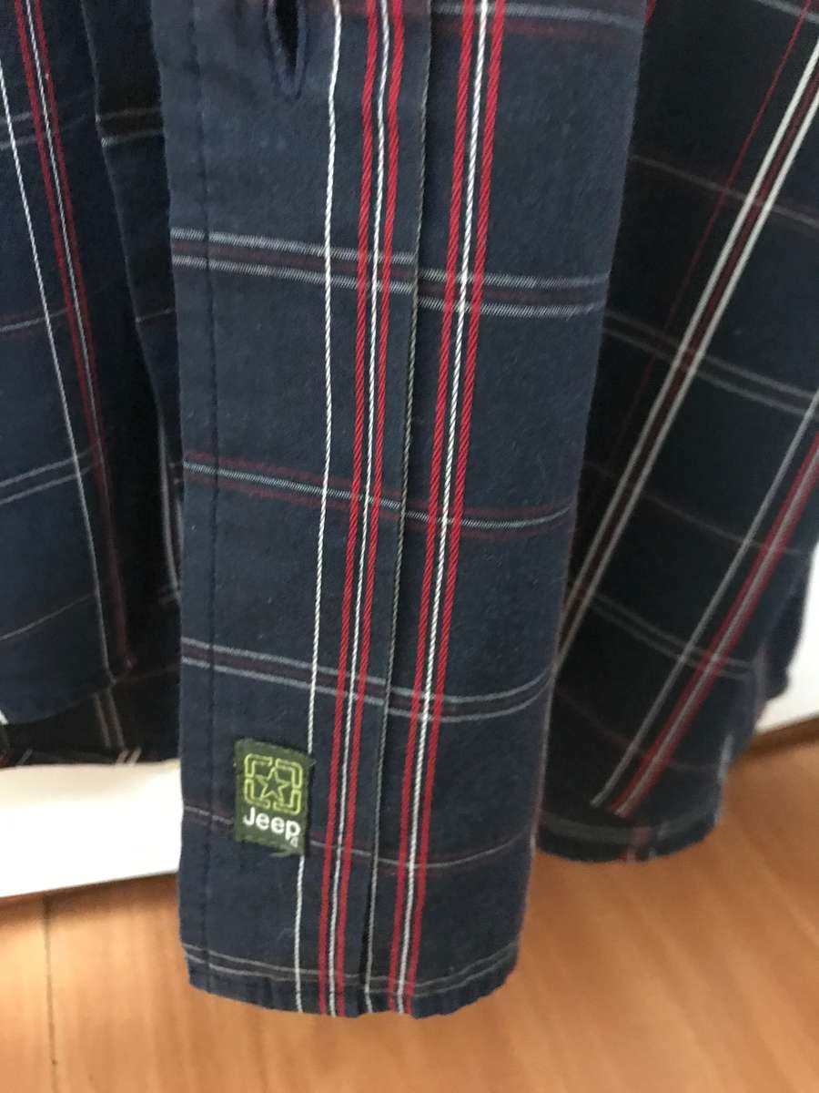 Jeep XL black stripe shirt