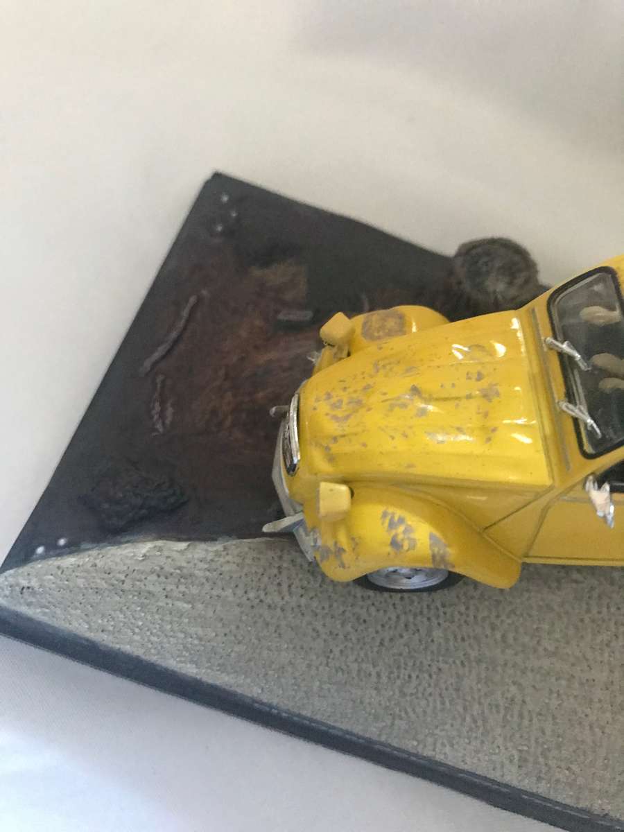 James Bond 007 - Citroen 2CV model car - For your eyes only collectable car