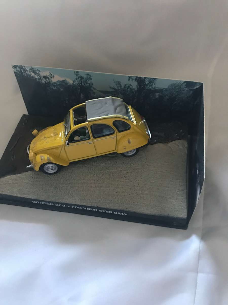 James Bond 007 - Citroen 2CV model car - For your eyes only collectable car