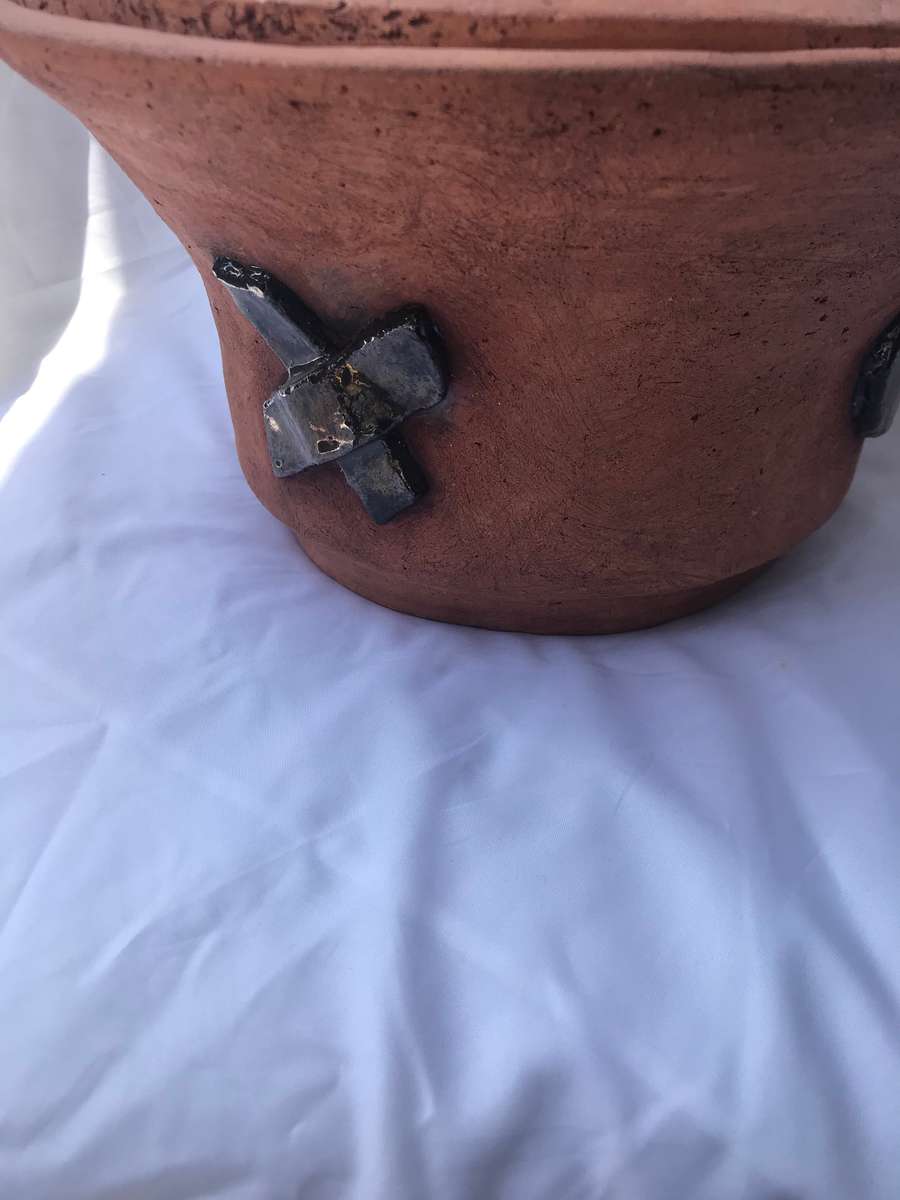 Clay cooking pot with lid glazed inside