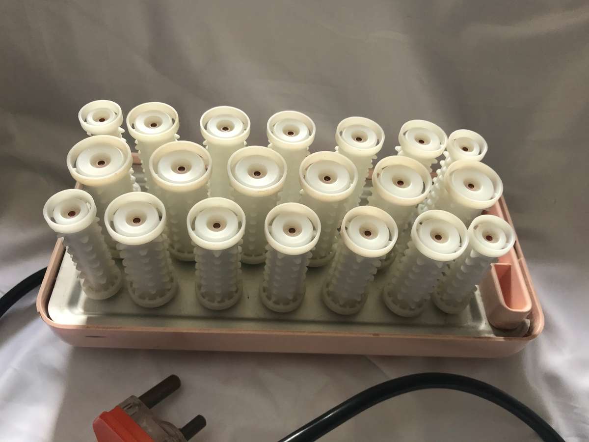 Vintage Clairol Custom Caresetter Electric Hot Hair Rollers Curlers 20