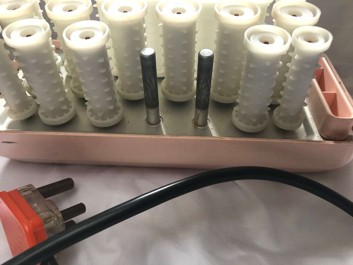 Vintage Clairol Custom Caresetter Electric Hot Hair Rollers Curlers 20