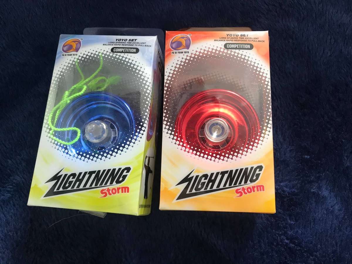 Yoyo  x 2 Red and Blue