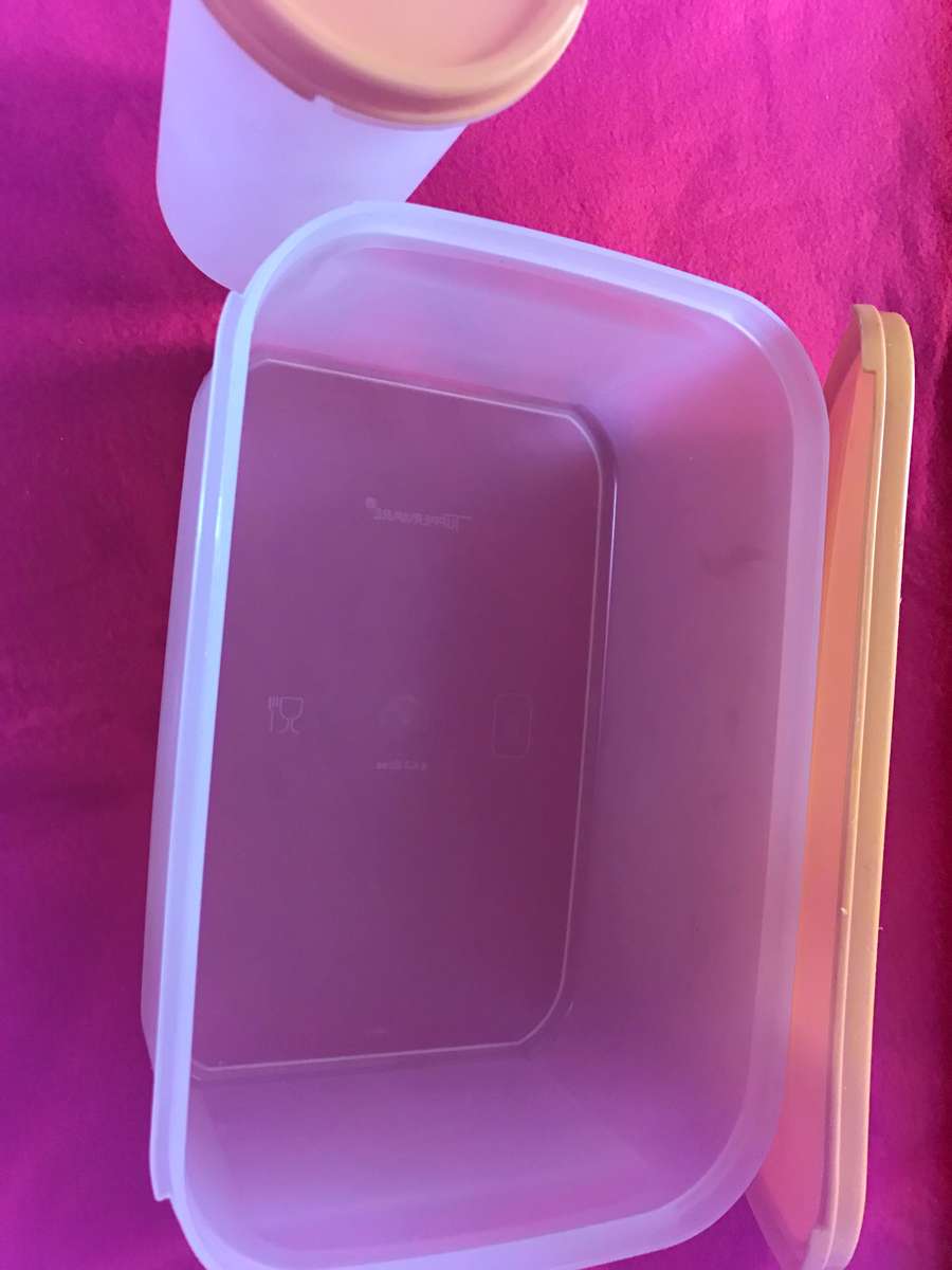 Tupperware 5 piece set