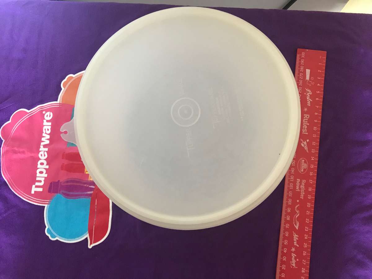 Tupperware lot 5